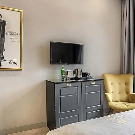 Alojamento de Acomodação e Pequeno-almoço Krupówki 17 Boutique 3*