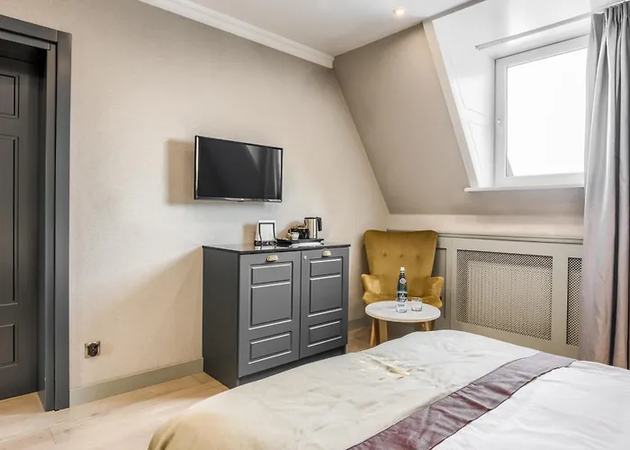 Krupowki 17 & לינה וארוחת בוקר 3*