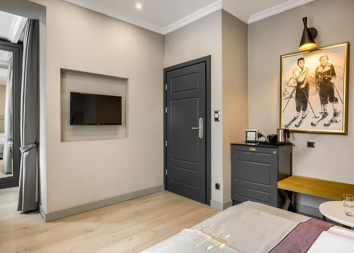 לינה וארוחת בוקר Krupowki 17 &